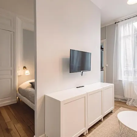 Roi Soleil, Face à La Cathédrale - 2g